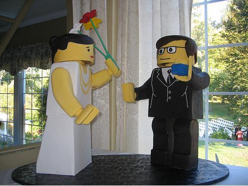 lego_wedding_cake