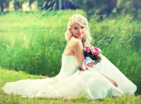 <a class='x-btn x-btn-rounded x-btn-large x-btn-block' href='/newcastle-wedding-show/'>DRESSES <i class='x-icon x-icon-chevron-right'></i></a>Vera Wang, Jenny Packham, vintage, couture and more, find your dream wedding dress